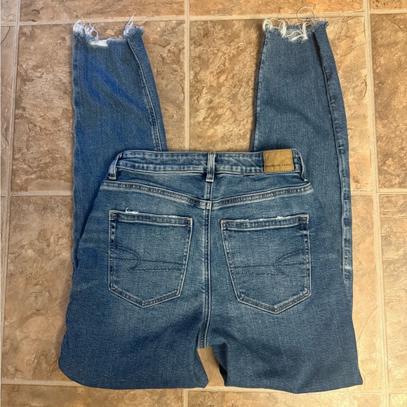 American Eagle Women’s Straight Leg Jeans Size 4 Long Rigid Denim Raw Hem - Picture 4 of 4